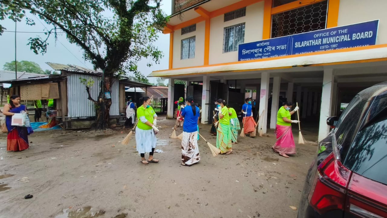 Cleaning Drive at Silapathar Municipal Office Surroundings - Photo 4
